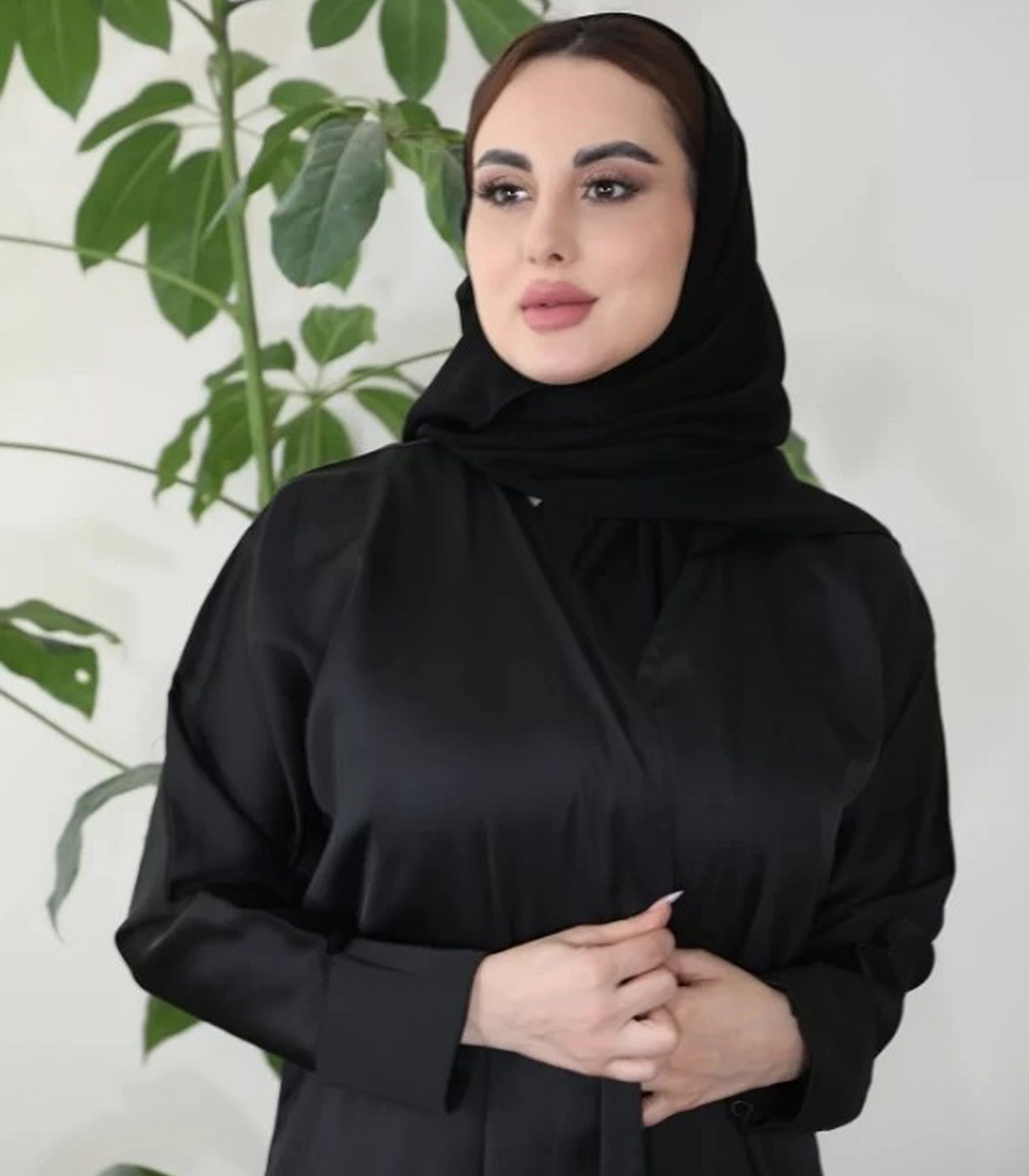1 عباية مميزة حرير بتصميم انيق - الصورة 1