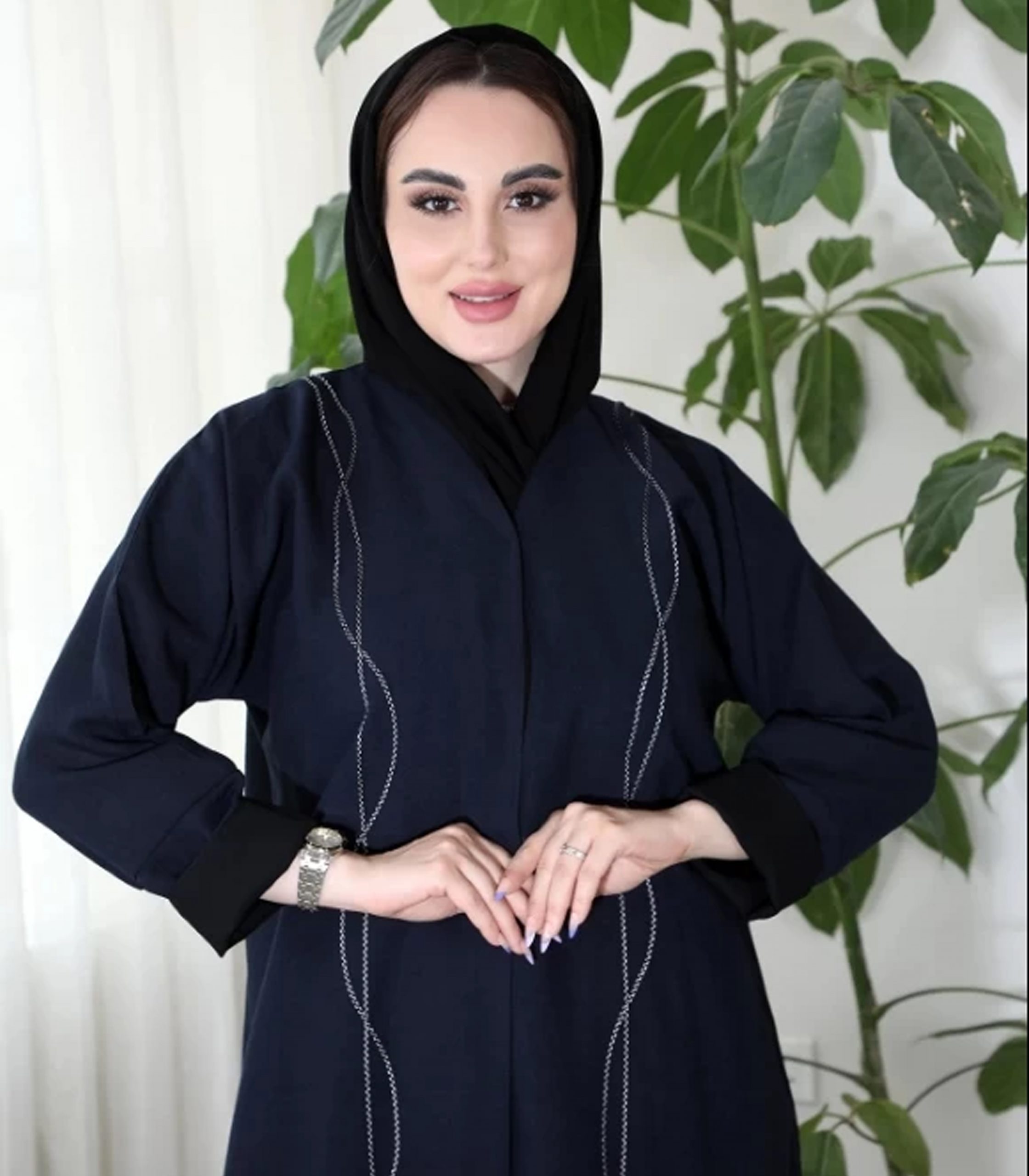 1 عباية فتون بخطوط امامية متشابكة - الصورة 1