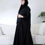 عباية حرائر كريب كتان مقلمة بخطوط زرقاء