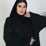 عباية كريب كتان بخطوط كرستال