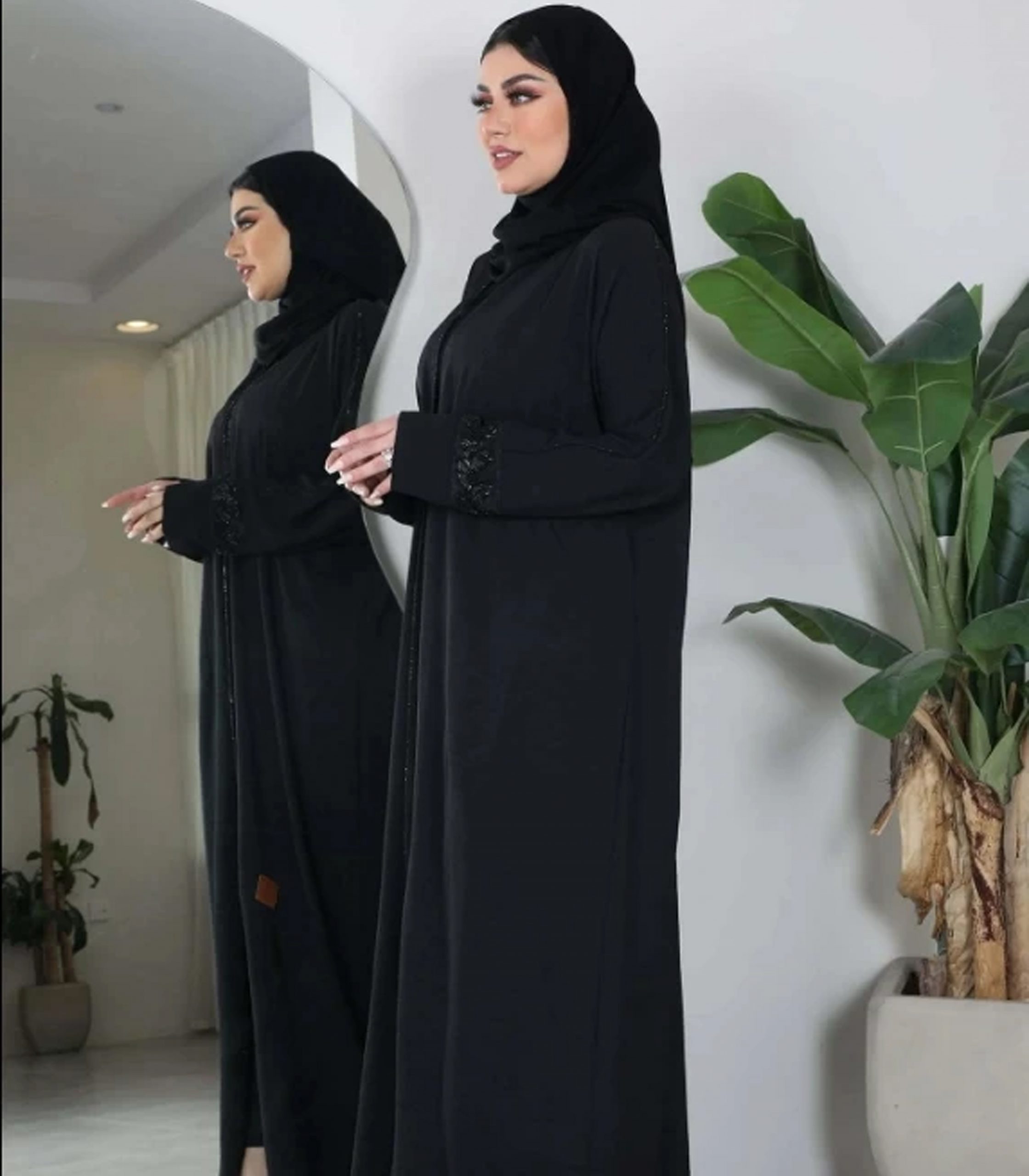 1 عباية كريب كلفة كرستال في الاكمام - الصورة 1