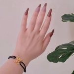 اسوارة بالاسم نسائي
