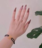 اسوارة بالاسم نسائي
