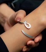 ⁦اسواره الحرف لمسة الجمال تُصاغ بأول حرفك⁩ - الصورة ⁦2⁩