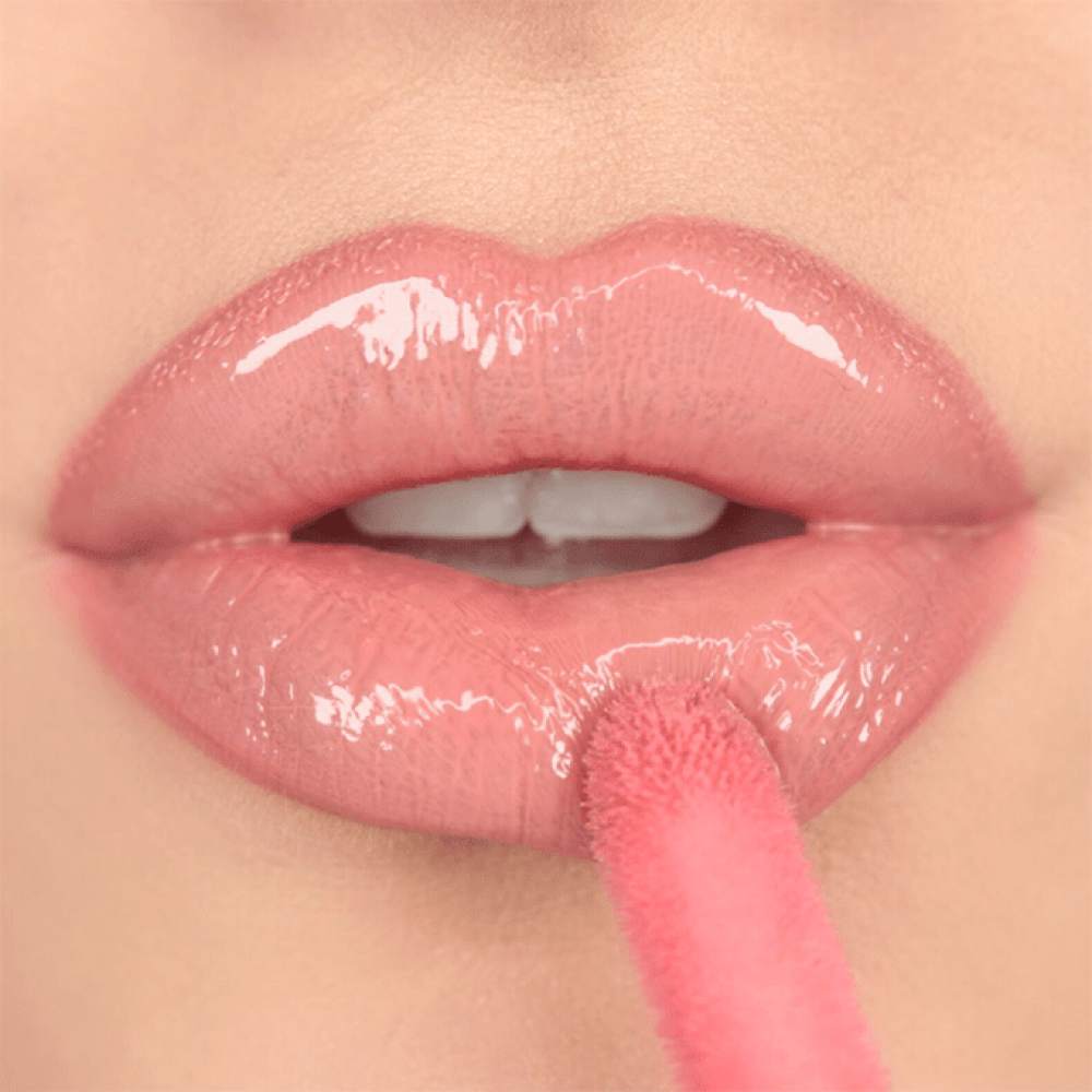 1020c66e-e45b-4f14-80af-3889ae803bb1-1000x1000-xblTxLH0BlcrJGW3clXNinqf4K5h02cpnDNAY27A.png ريفلوشن قلوس ملمع شفاه باوت بومب بلومبينج - كيس نود - الصورة 1